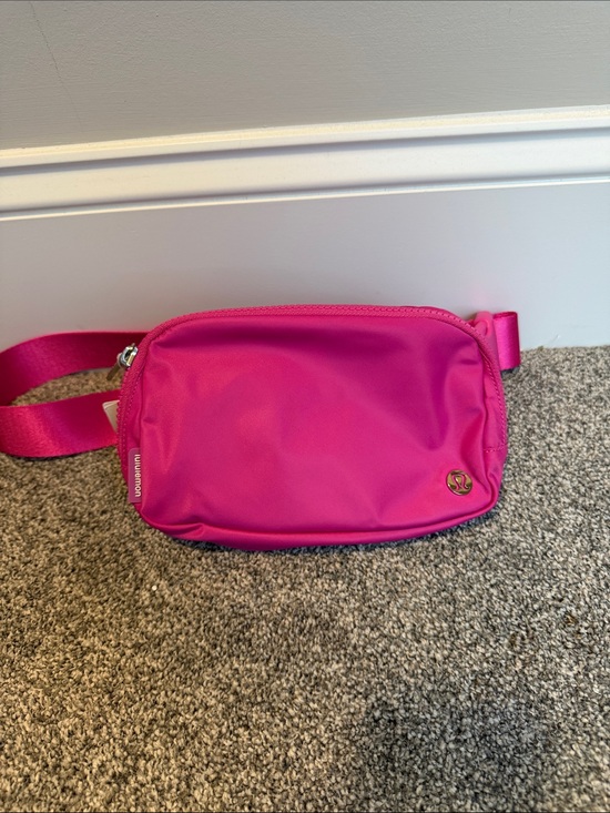 lululemon athletica Handbags - NWT Lululemon Belt Bag in Sonic Pink